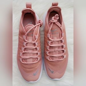 Nike Women's Air Max Axis Prem